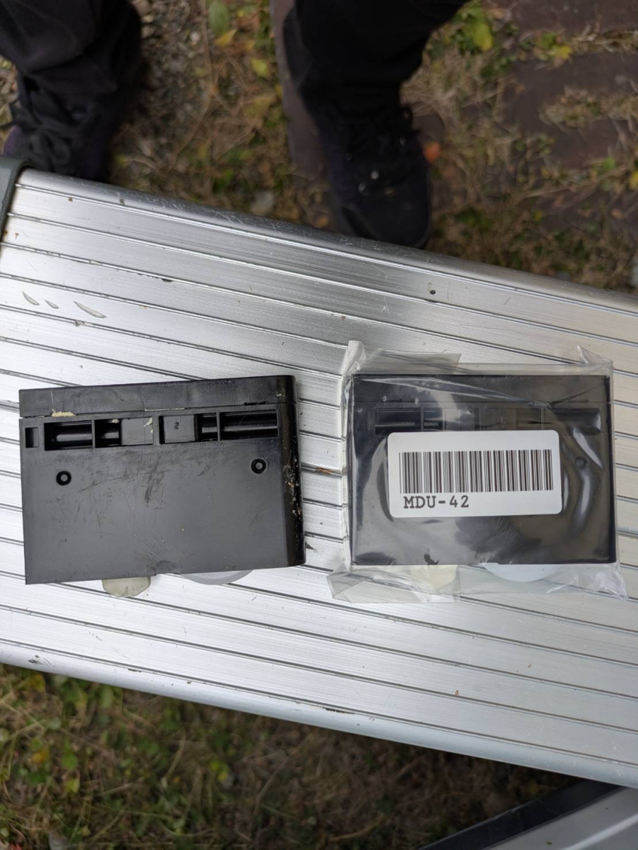 アイプラン今井ガラス建材の【戸車交換】お家の引戸は正常に動きますか？戸車交換でストレス解消！の施工前の写真2