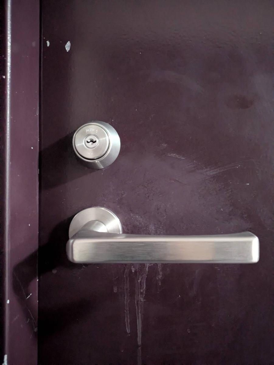 アイプラン今井ガラス建材の【ドア修繕】シリンダー付きのレバーハンドル錠へ取替！の施工後の写真3