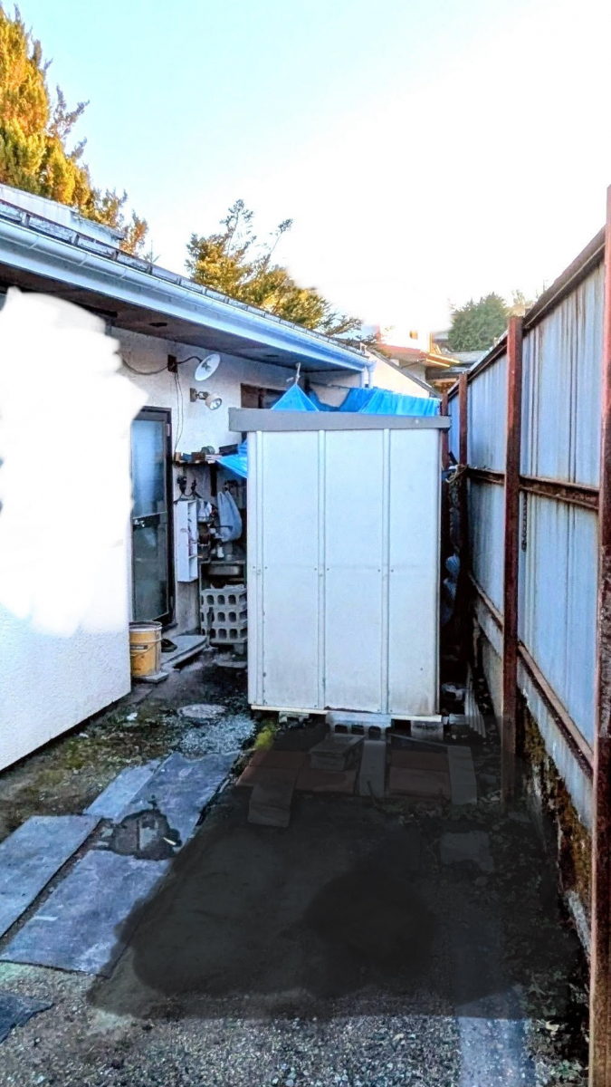 アイプラン今井ガラス建材の【テラス屋根設置】夏の暑い日差しをカット！雨や雪もしっかりガード！の施工前の写真1