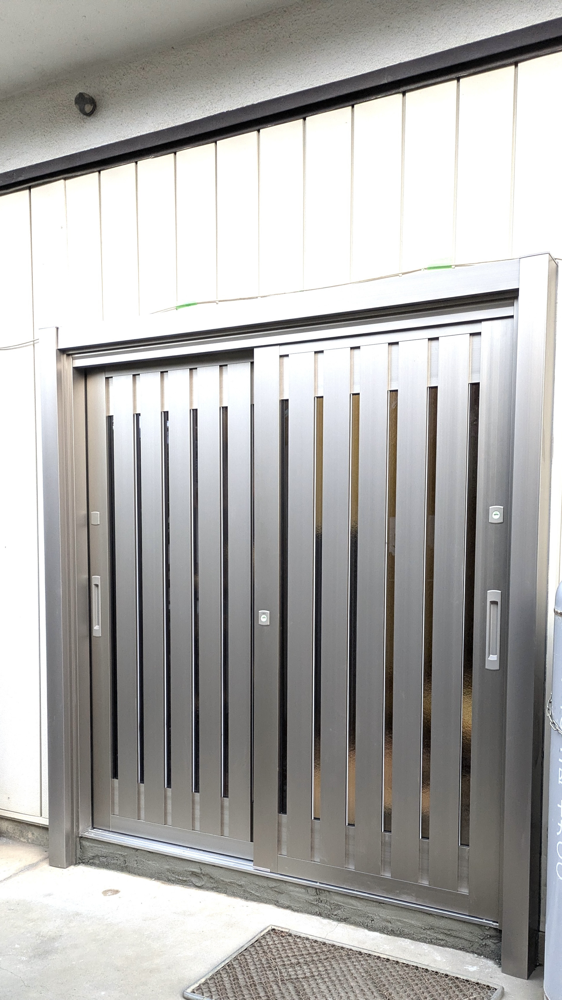 アイプラン今井ガラス建材の【玄関引戸取替】新しい玄関で安心＆快適な暮らしを実現！！の施工後の写真2