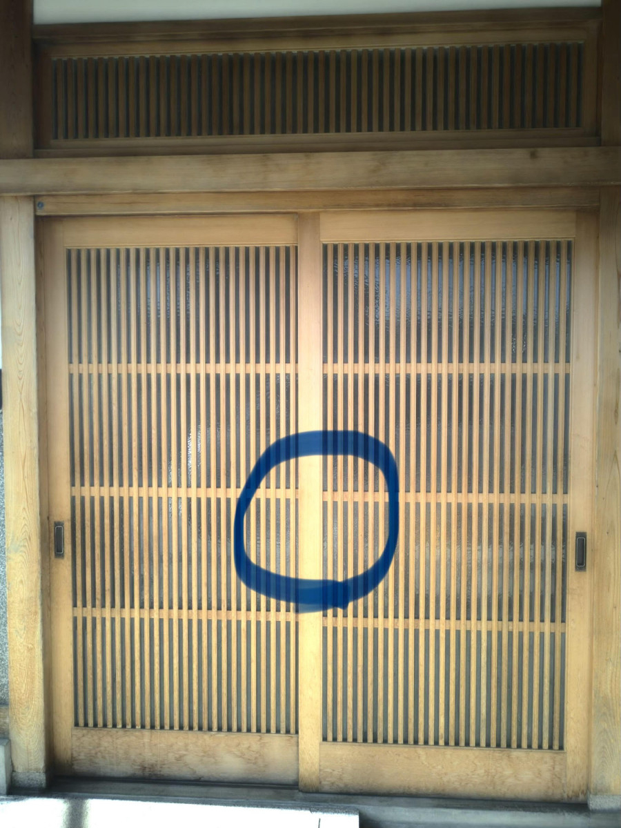 アイプラン今井ガラス建材の【玄関錠新設】新しい錠を追加して安心＆快適な住まいへ！の施工前の写真1