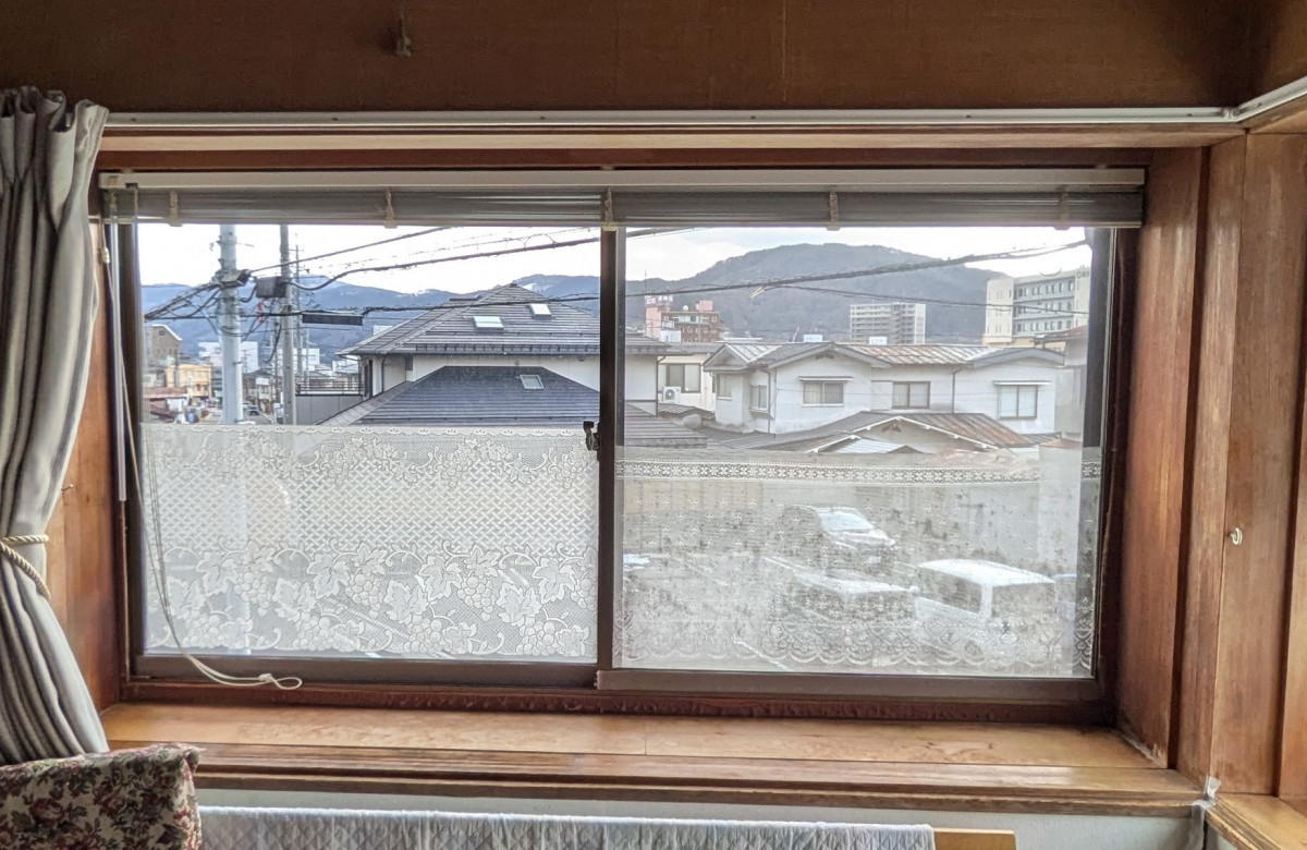 アイプラン今井ガラス建材の【内窓取付】窓まわりの結露にサヨナラ！断熱性もアップ！の施工前の写真2