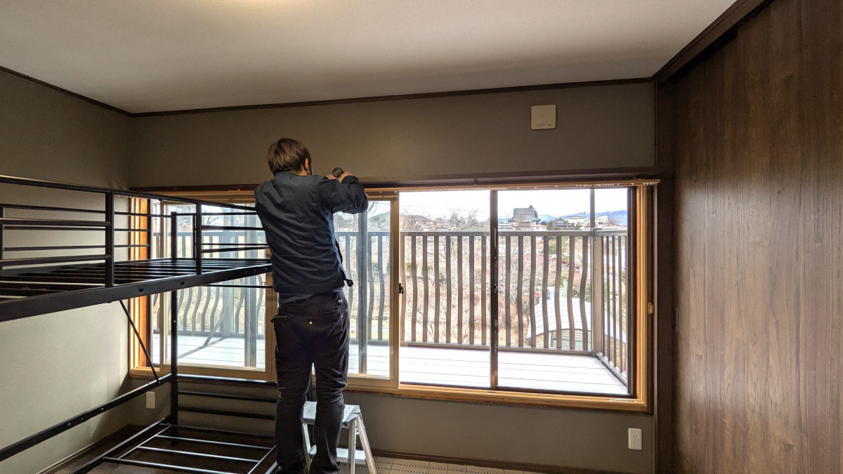 アイプラン今井ガラス建材の【キャットウォーク取付】ベッドからグローゼットまでの‟気まぐれ散歩道”の施工前の写真2