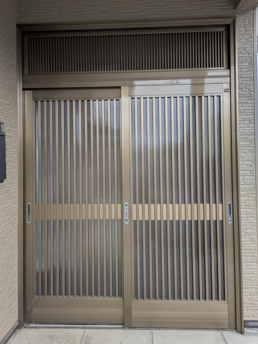 アイプラン今井ガラス建材の【玄関引戸➡ドアへ取替】電気錠で、玄関キーをもっと便利＆安心に！の施工前の写真1