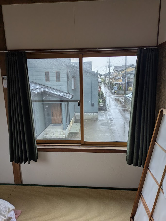 サカウチの【長岡市】内窓インプラスの施工事例紹介！結露軽減と断熱性能向上を実現【先進的窓リノベ2025活用】の施工前の写真2