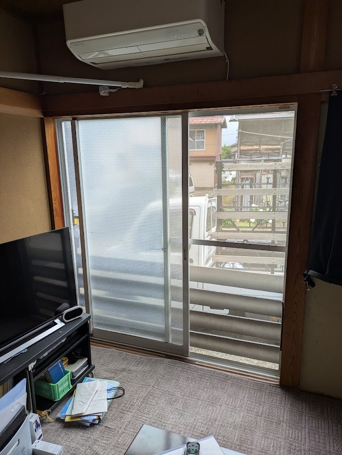 サカウチの【長岡市】内窓インプラス施工事例！先進的窓リノベ2025事業対象で断熱・結露対策を実施の施工前の写真2