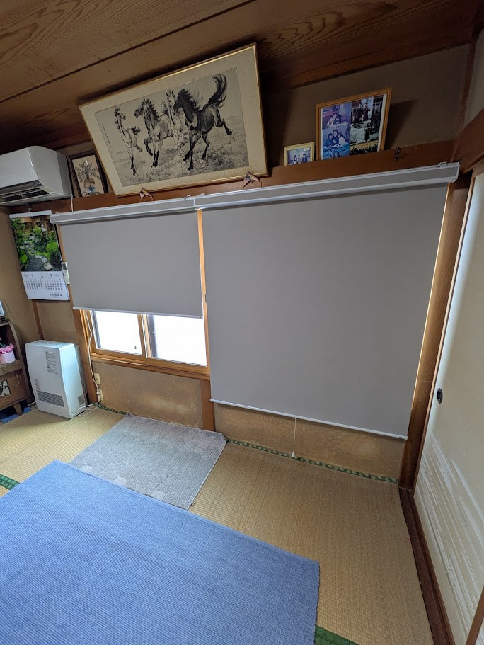 サカウチの【長岡市】｜強烈な夏の日差しをカット！遮光ロールスクリーン「ラルクシールド」5台設置の施工事例の施工後の写真3