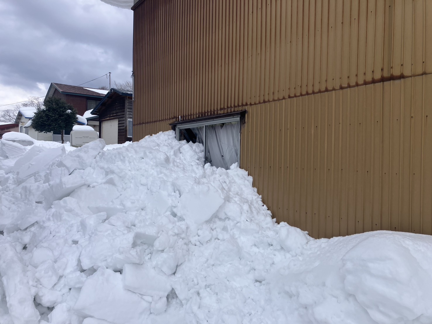 大渕トーヨー住器の雪による被害💦の施工事例詳細写真1
