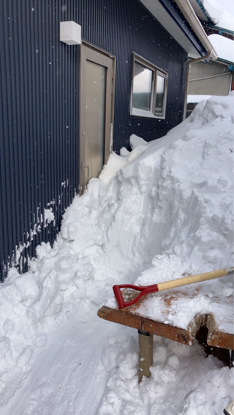 大渕トーヨー住器の雪による被害②の施工事例詳細写真1