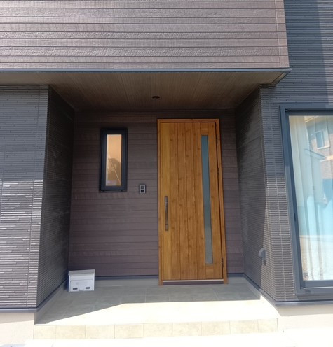 大渕トーヨー住器のLIXIL 風除室 【ツインガードⅢ】の施工前の写真1