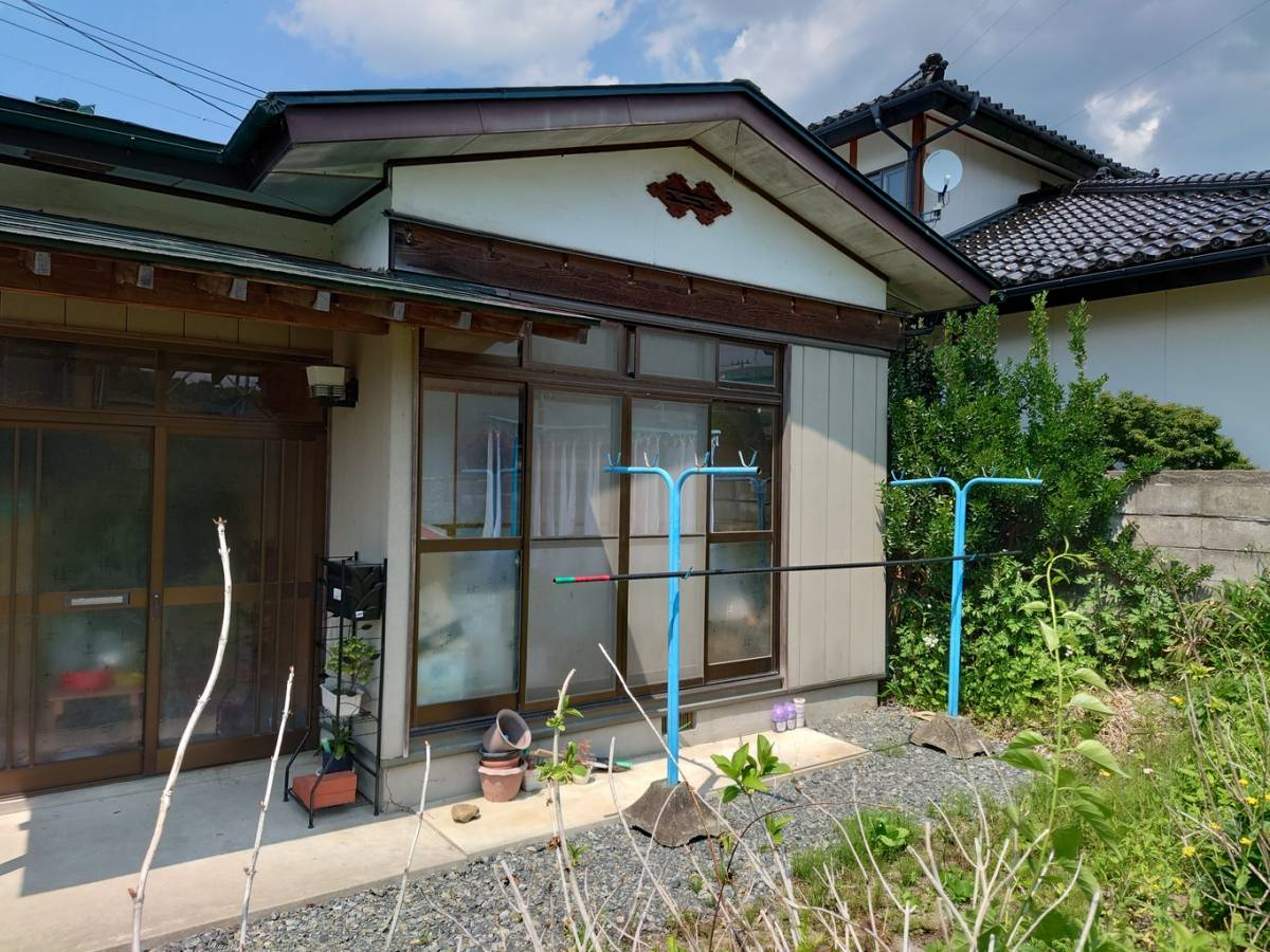 北豊トーヨー住器のO様邸　テラス囲い（サニージュ）設置工事の施工前の写真1