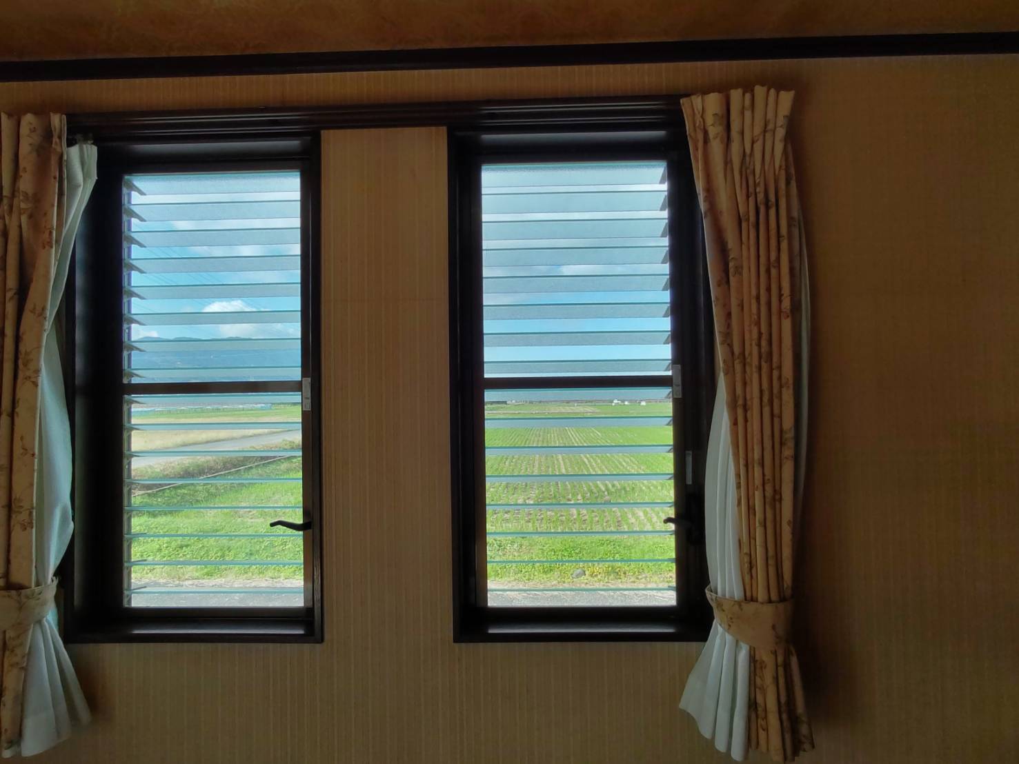 末次トーヨー住器の相性バツグン💛開き窓の施工事例詳細写真1