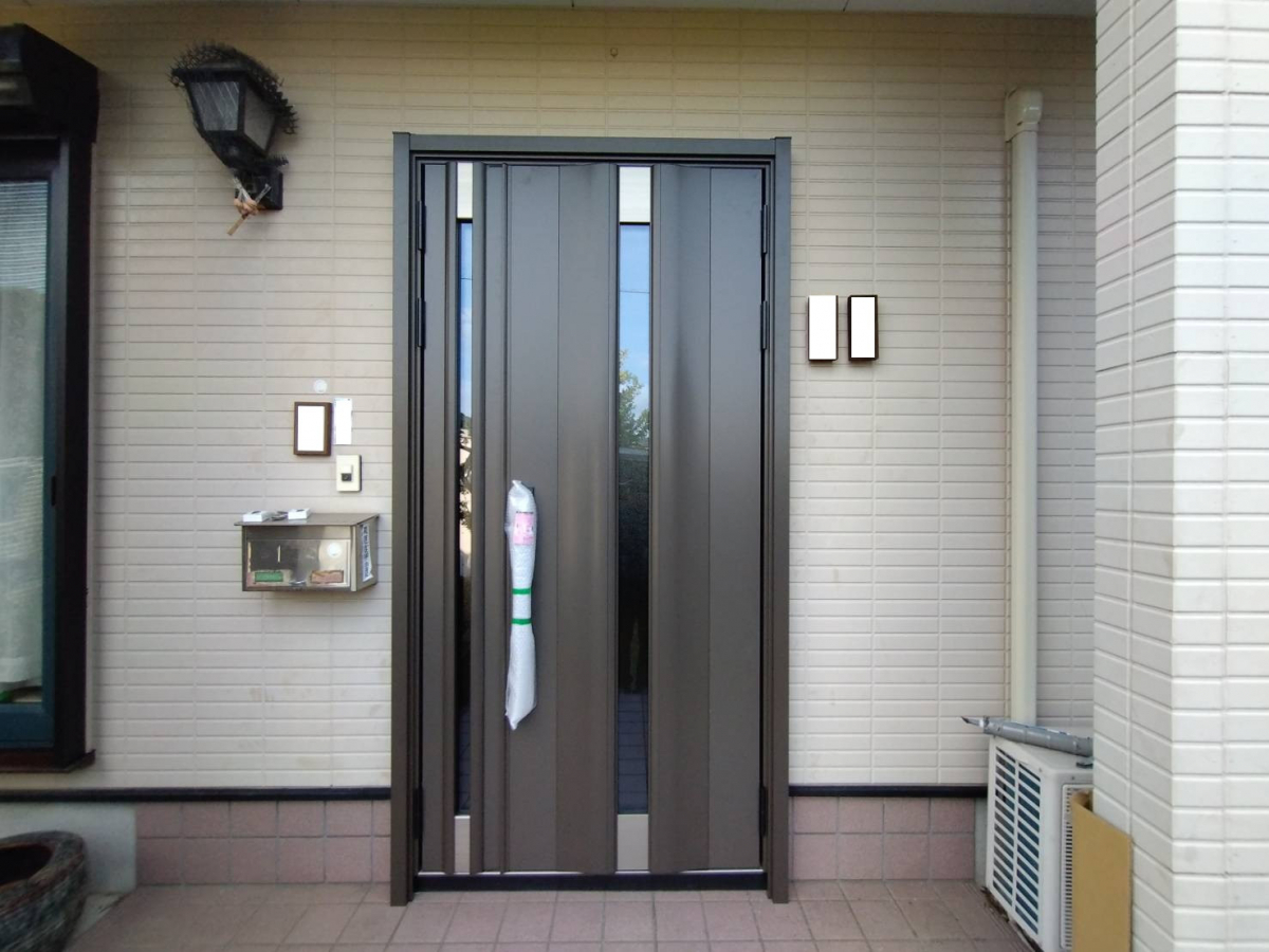 末次トーヨー住器の補助金活用 玄関リフォームの施工後の写真1
