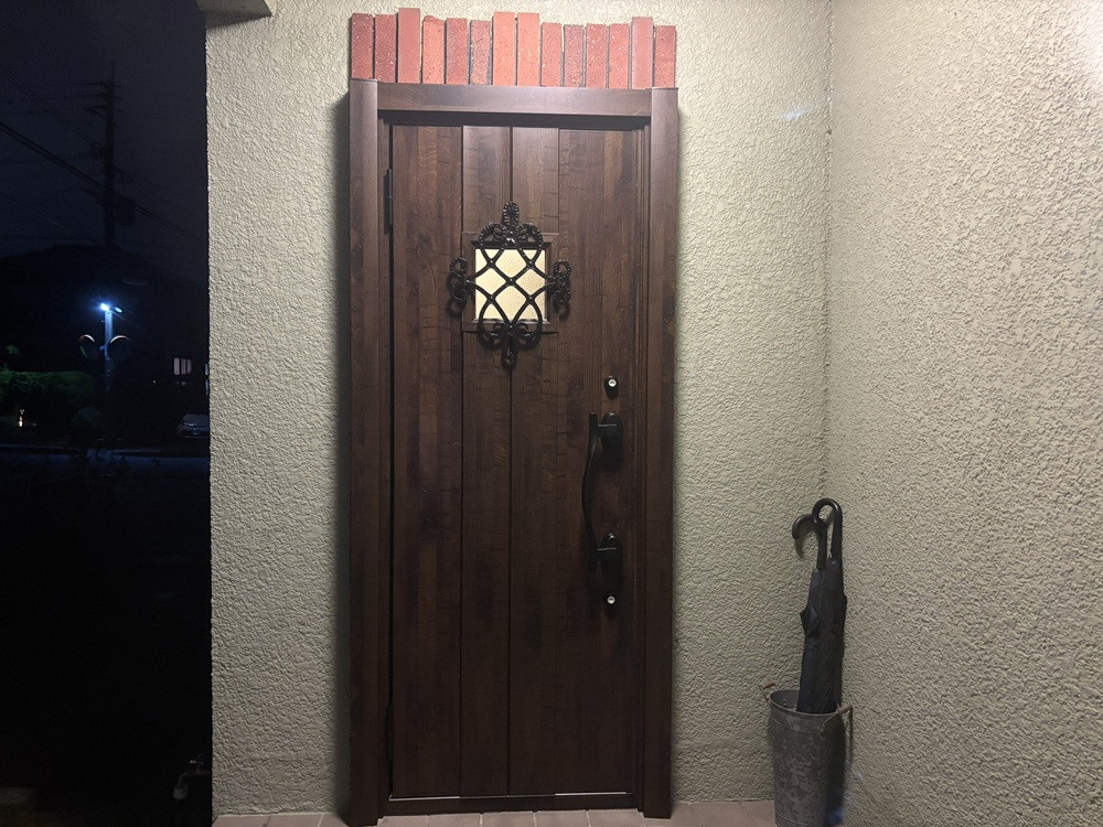 末次トーヨー住器のリシェント玄関ドアの施工後の写真1