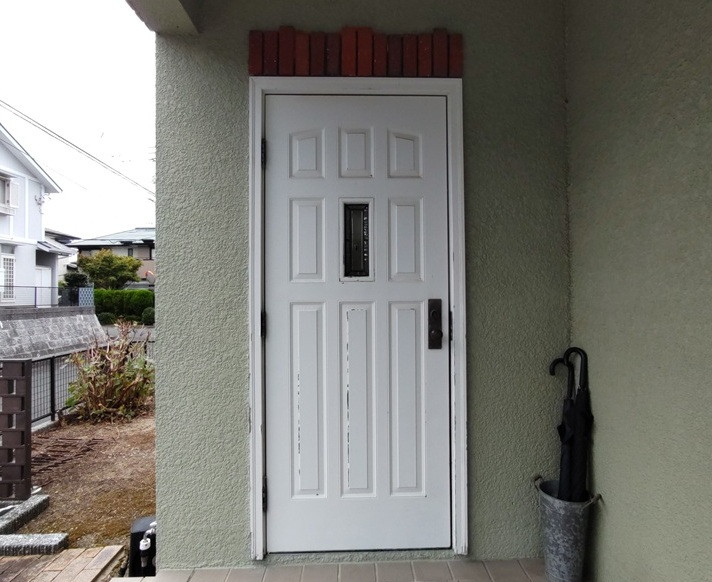 末次トーヨー住器のリシェント玄関ドアの施工前の写真1