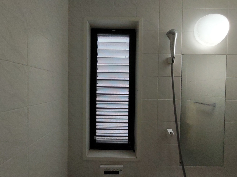 末次トーヨー住器の内窓でヒートショック対策の施工前の写真1