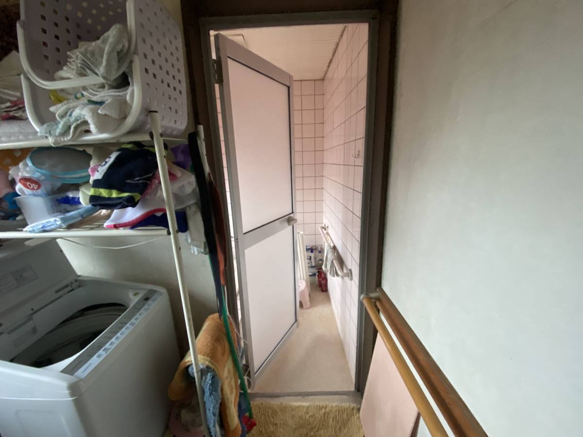 末次トーヨー住器の浴室を快適に☆取替ドア・ブラインドの施工後の写真2