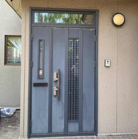 ハコニチの玄関ドアを取り替えましたの施工前の写真1