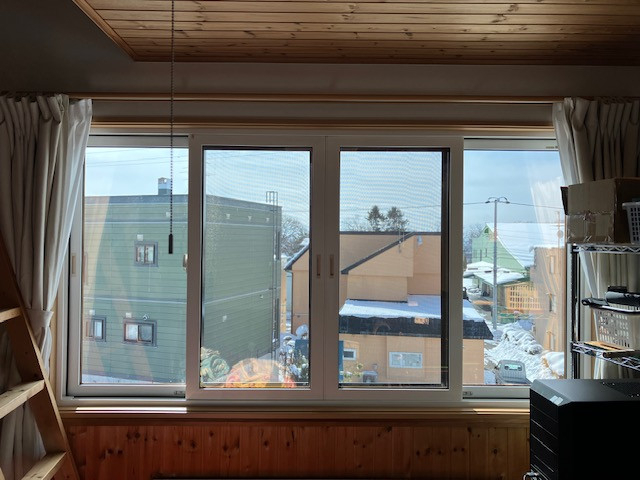 ハコニチの【窓断熱】内窓インプラスの設置工事の施工前の写真1