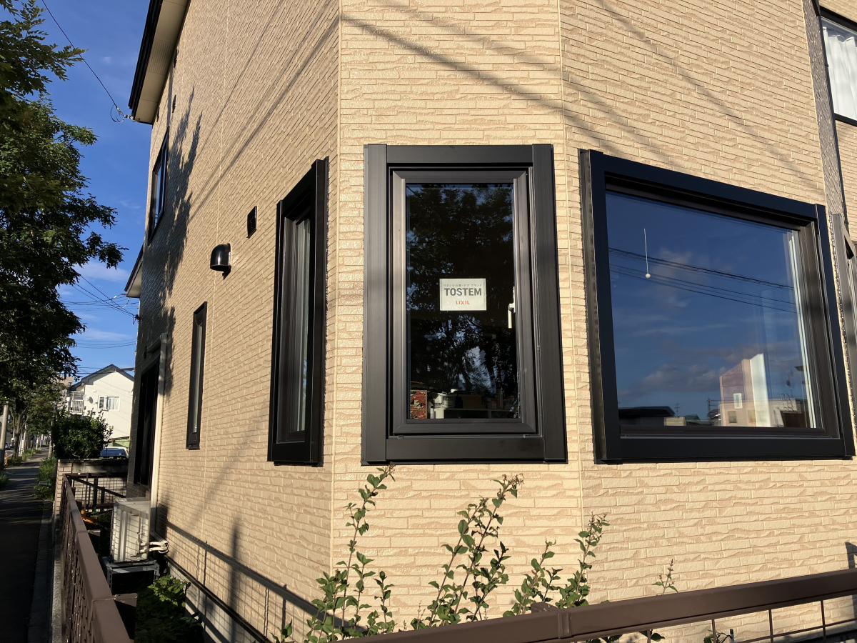 ハコニチの【窓リフォーム】ペアガラスからトリプルガラスへ！壁を壊さずに窓リフォーム！の施工後の写真2