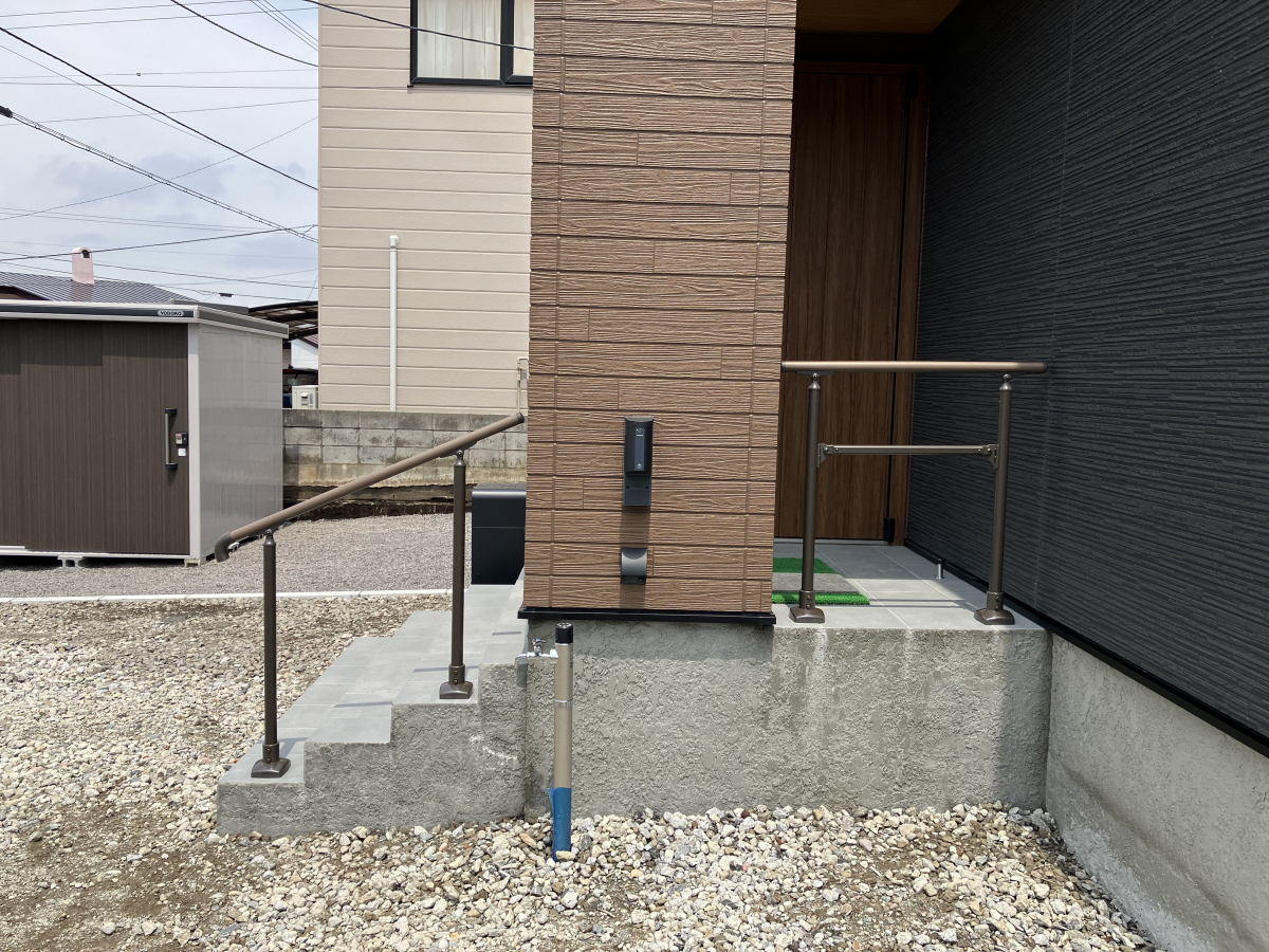 ハコニチの【手すり】冬の安全対策！転んで怪我をする前に。の施工後の写真2