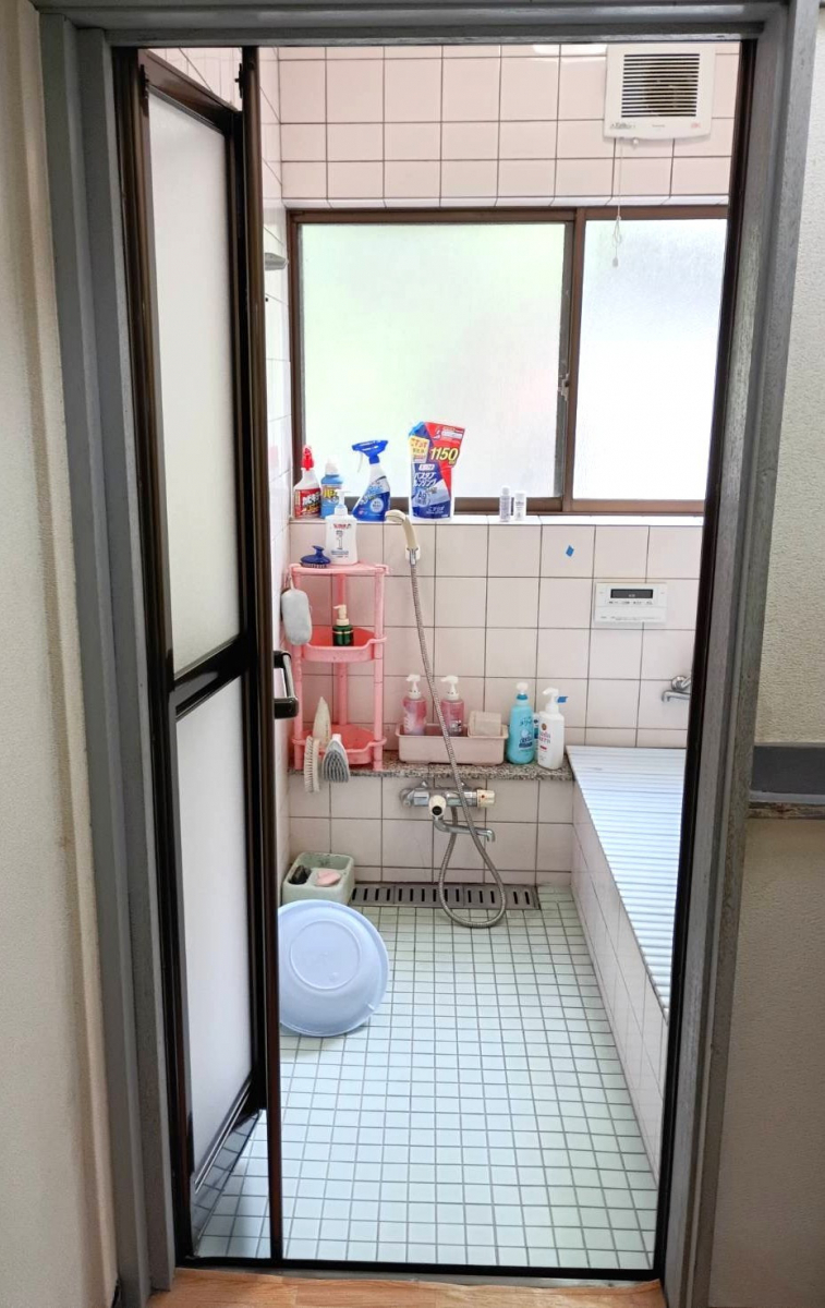 TGネクストの群馬県高崎市【リシェント浴室中折ドア】　1DAYリフォームの施工後の写真2