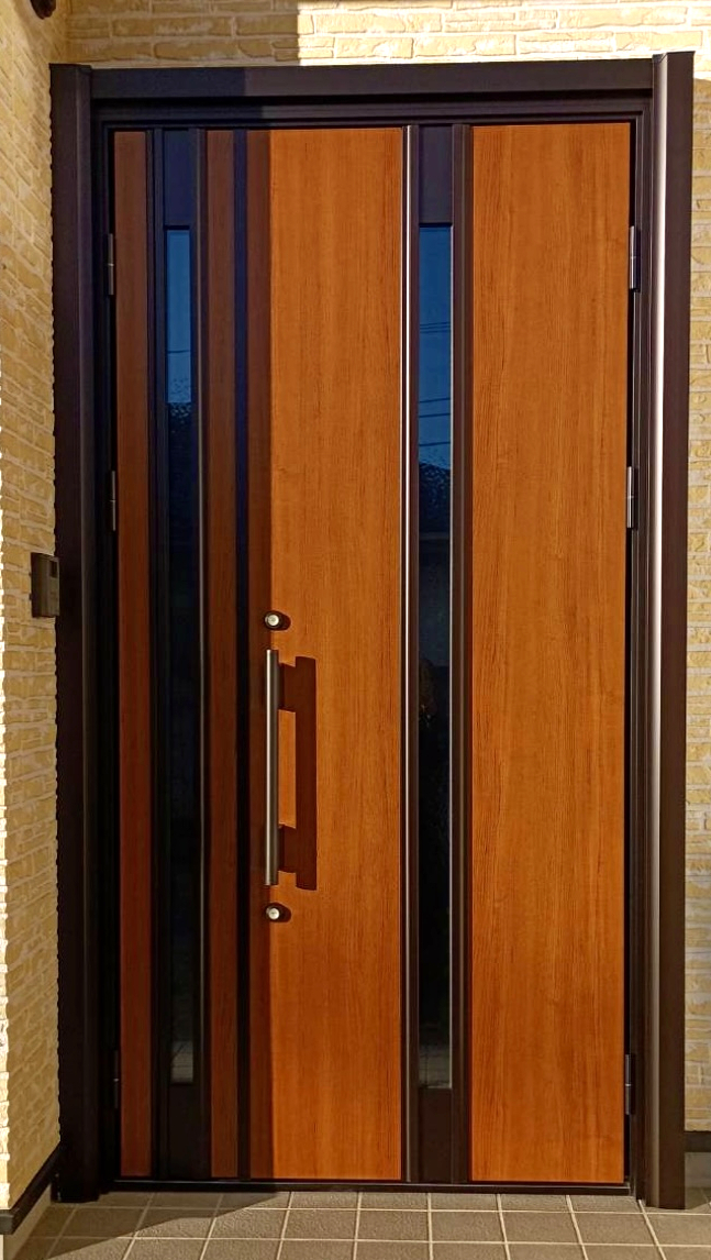 TGネクストの群馬県桐生市【玄関ドア 1DAYリフォーム】の施工後の写真1