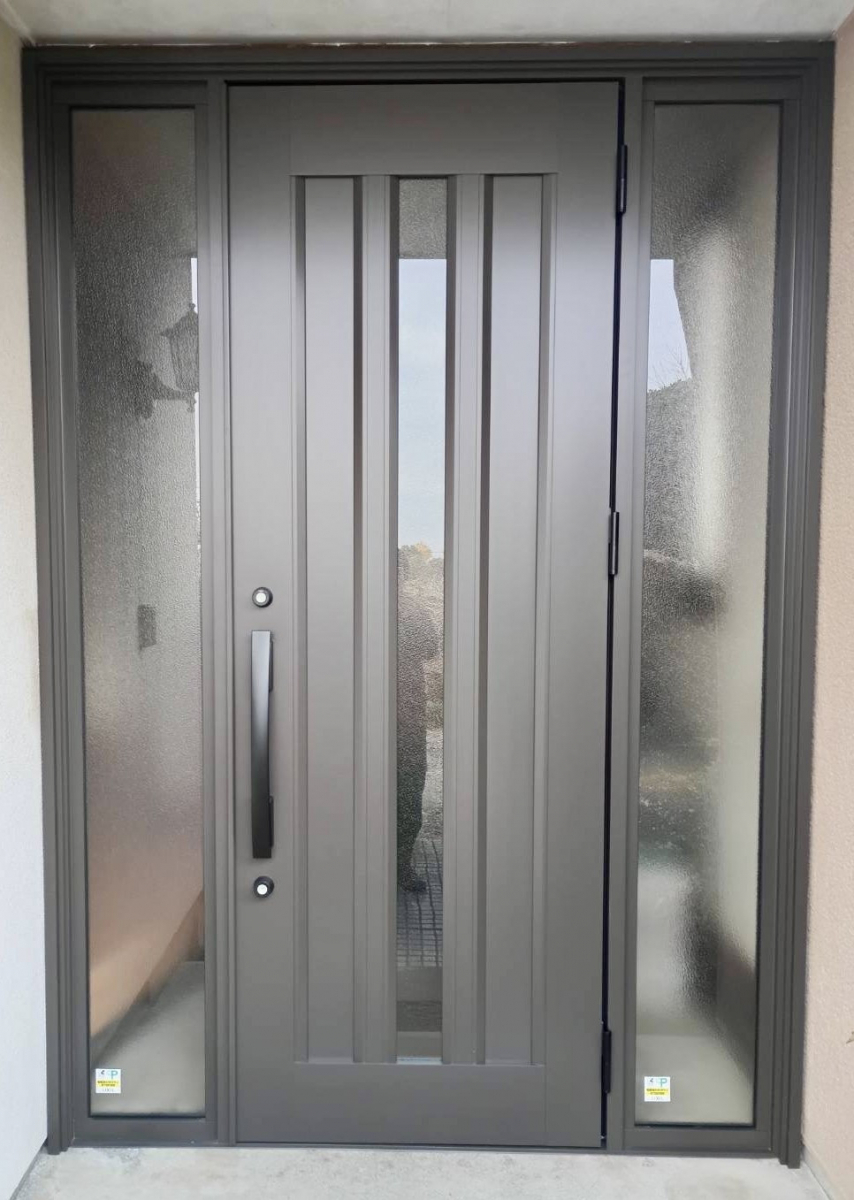 TGネクストの群馬県桐生市【リシェント玄関ドア】1DAYリフォームの施工後の写真1