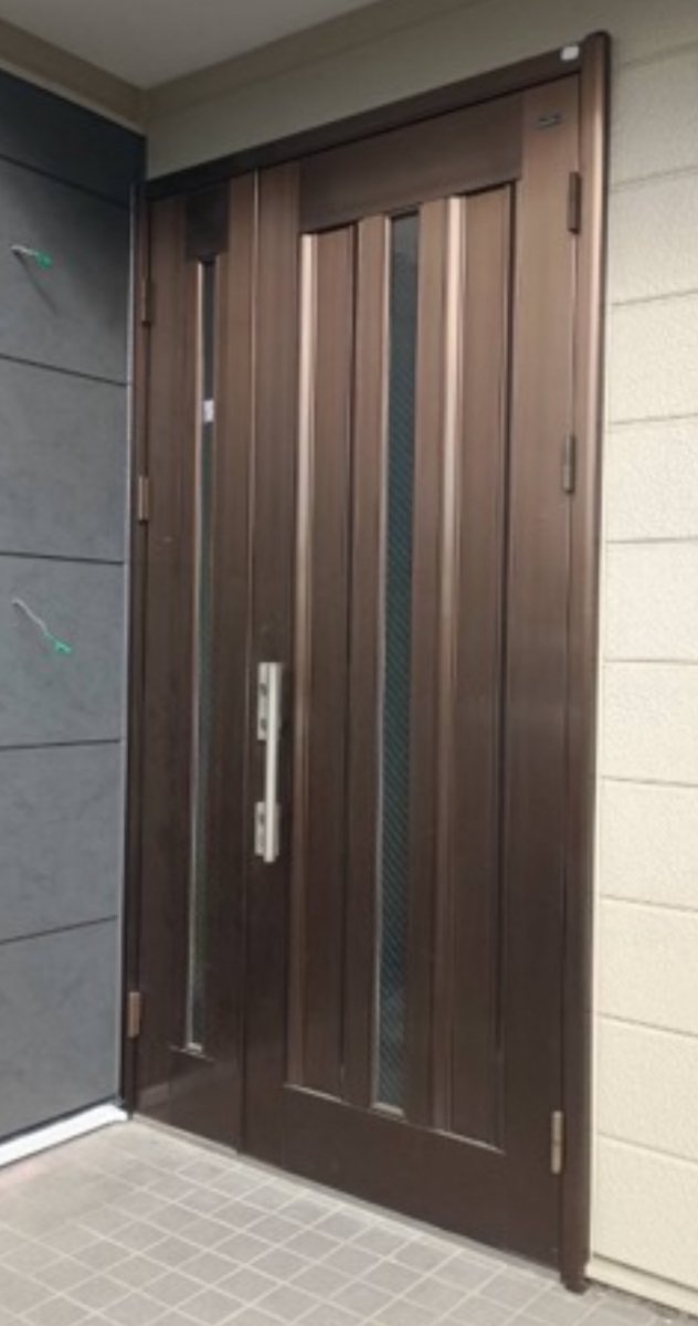 TGネクストの群馬県桐生市【リシェント玄関ドア　XEモデル】1DAYリフォームの施工前の写真1