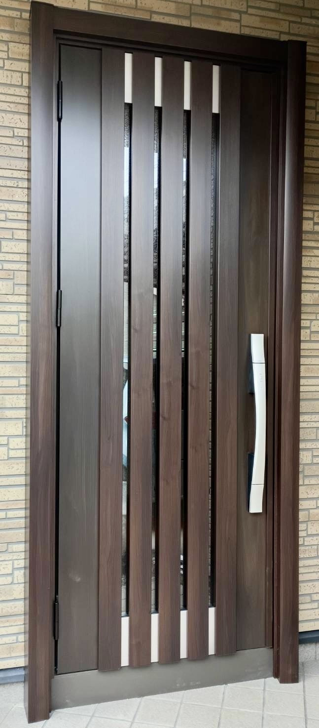 TGネクストの埼玉県熊谷市【リシェント玄関ドア】1DAYリフォームの施工後の写真1