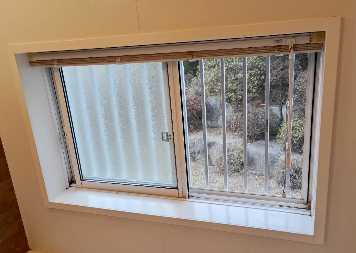 TGネクストの群馬県安中市【LIXIL　インプラス　浴室仕様】内窓設置工事の施工前の写真1