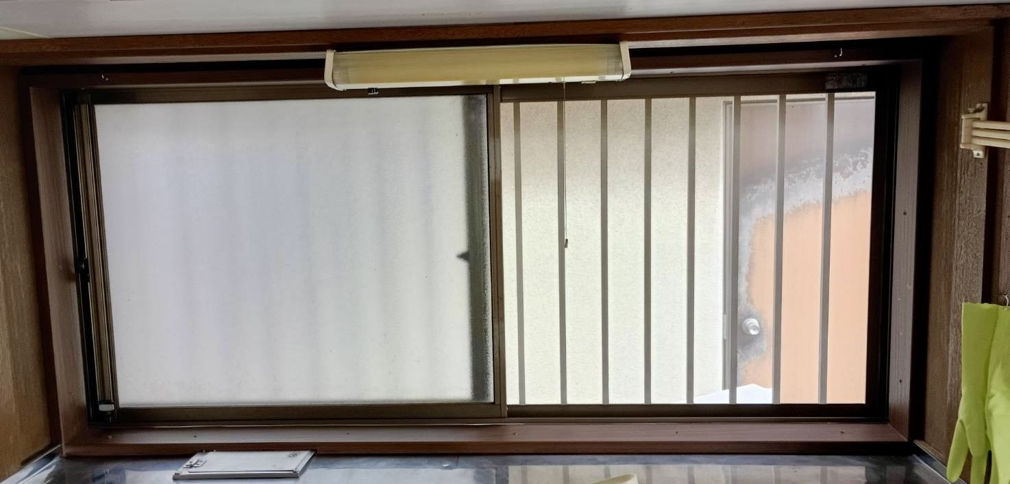 TGネクストの群馬県桐生市【LIXIL　内窓　インプラス】設置1DAYリフォームの施工前の写真1