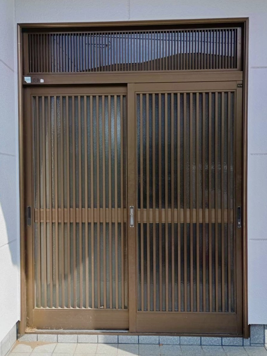 TGネクストの群馬県前橋市【LIXIL　リシェント玄関引戸】1DAYリフォームの施工前の写真1