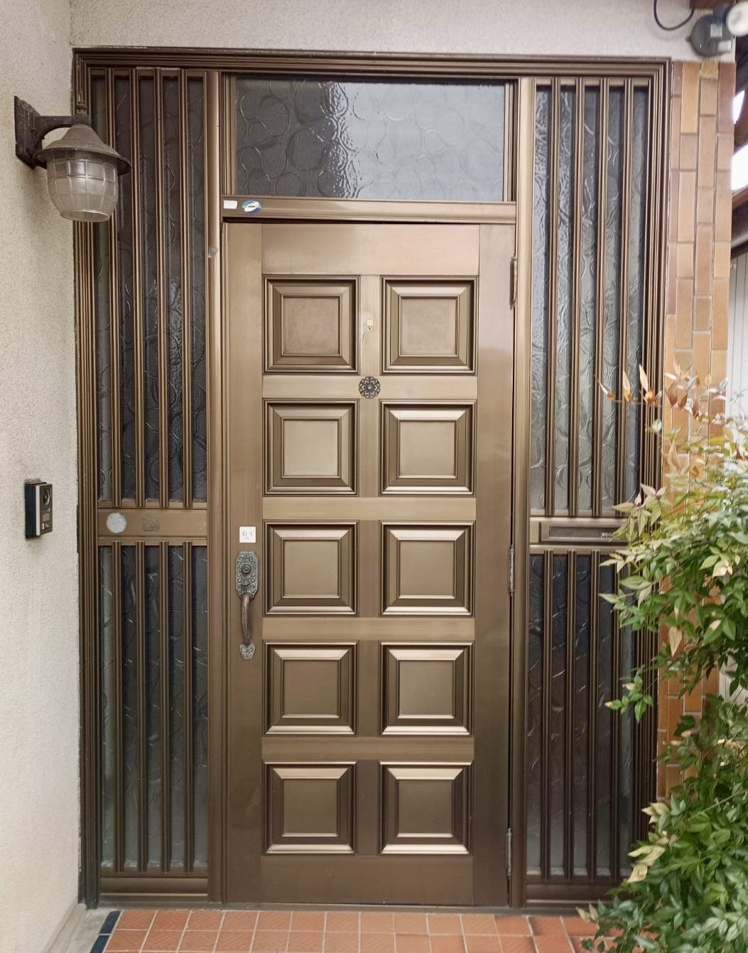 TGネクストの群馬県沼田市【リシェント玄関ドア】1DAYリフォームの施工前の写真1