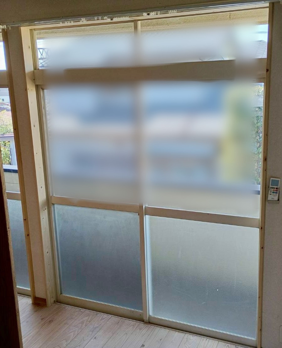 TGネクストの群馬県伊勢崎市【LIXIL　内窓　インプラス】取り付け1DAYリフォームの施工前の写真1