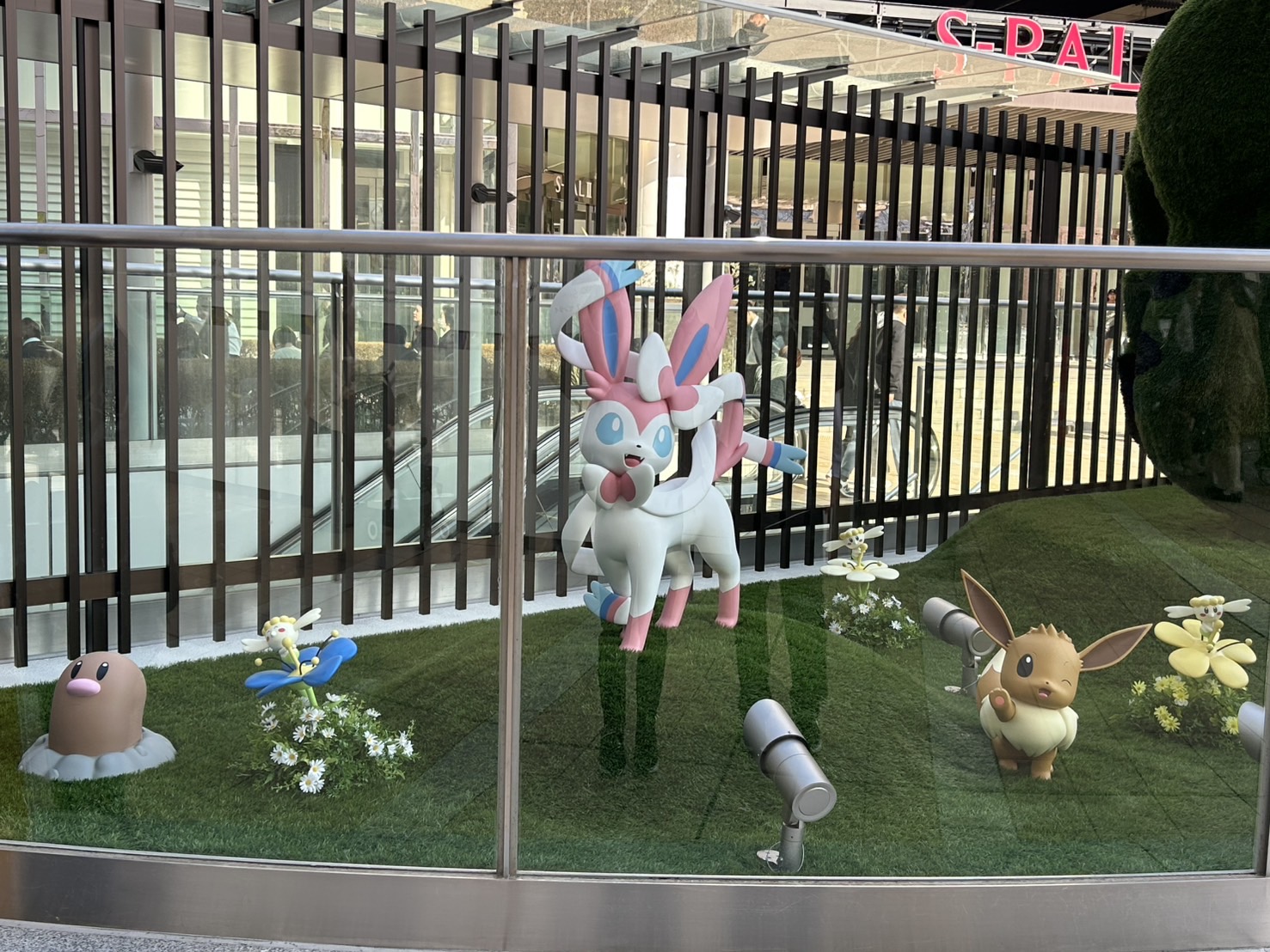 仙台パルコ前でピカチュウ発見！ AKBT 土崎港店のブログ 写真3