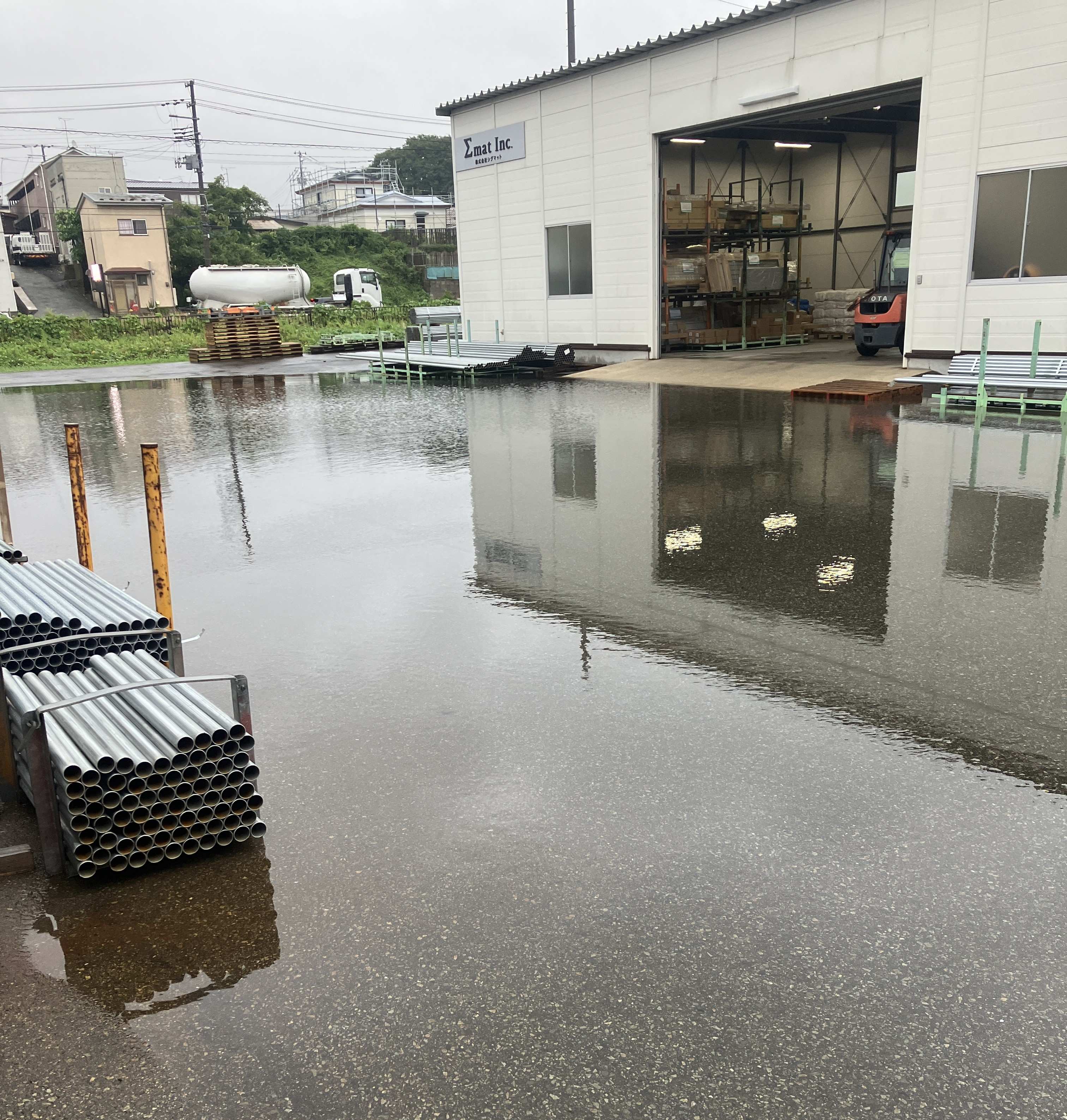 秋田市「大雨警報発令中」😣 AKBT 土崎港店のブログ 写真2