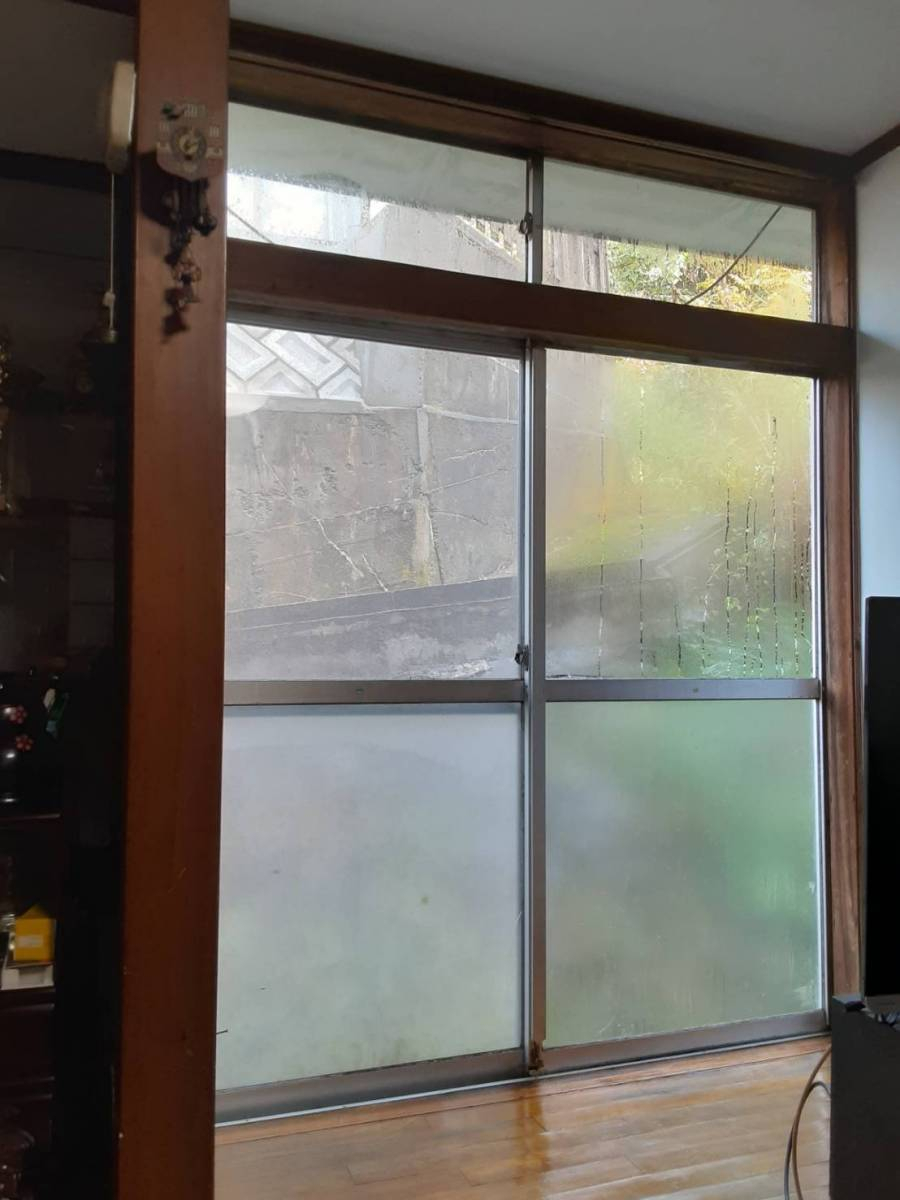 AKBT 土崎港店のLIXIL【断熱内窓】　インプラス取付の施工前の写真1