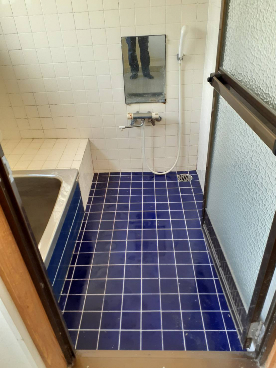 AKBT 土崎港店のバスルーム施工の施工前の写真1