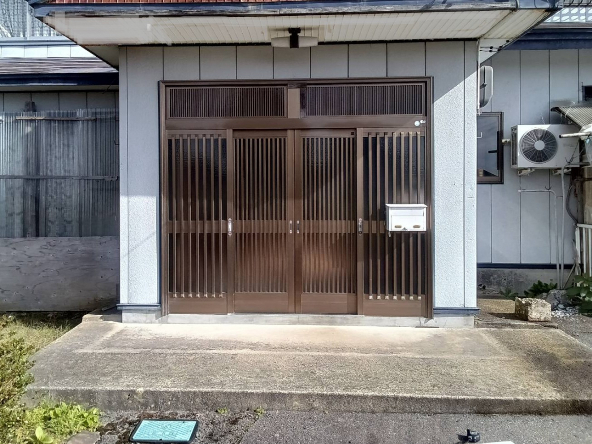 AKBT 土崎港店のLIXIL【ツインガード】コの字型の施工前の写真1