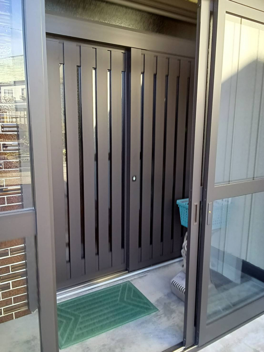 秋田ビルテックのLIXIL【ツインガードと玄関引戸リシェント】の施工後の写真2