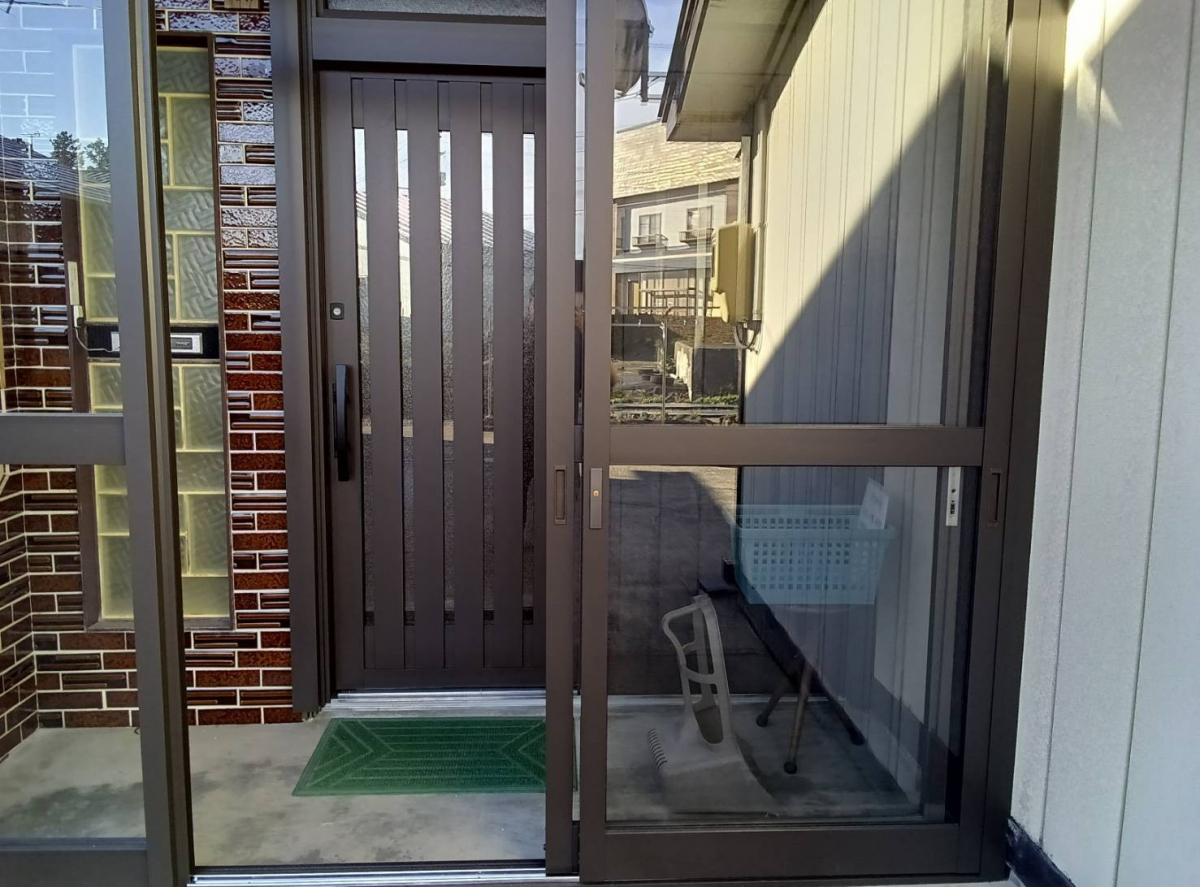 秋田ビルテックのLIXIL【ツインガードと玄関引戸リシェント】の施工後の写真3