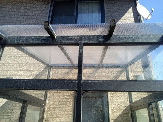 秋田ビルテックの風除室屋根修理の施工後の写真1