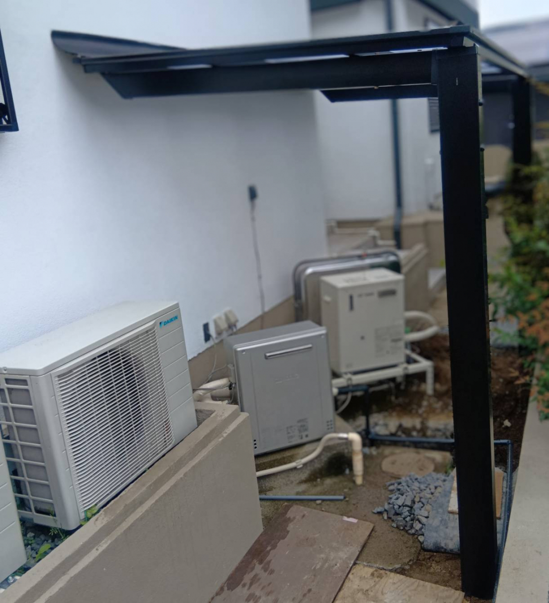 マド工房の大事な物を雨から守ります。の施工後の写真2