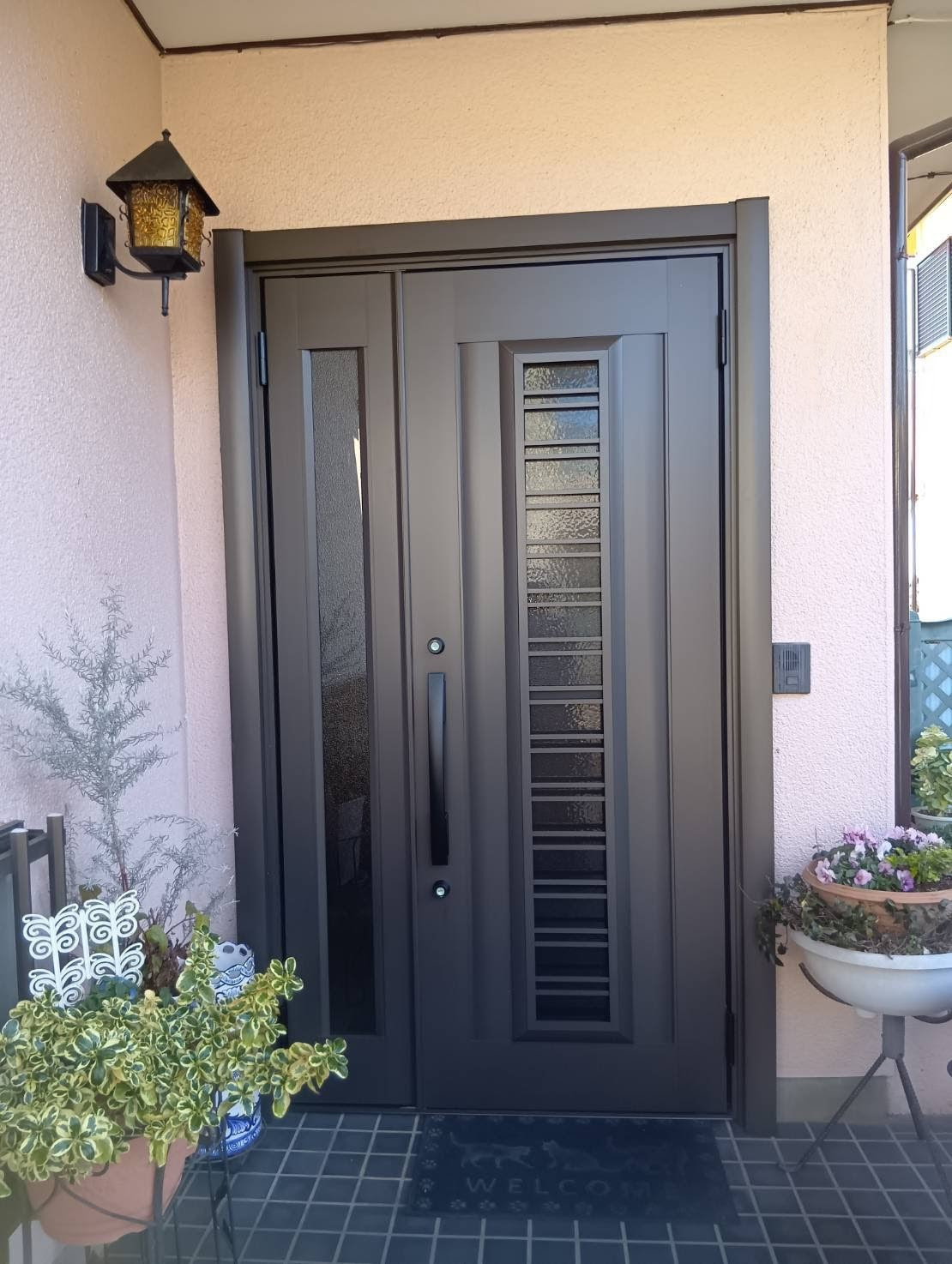 マド工房のドア取り替え工事の施工後の写真1