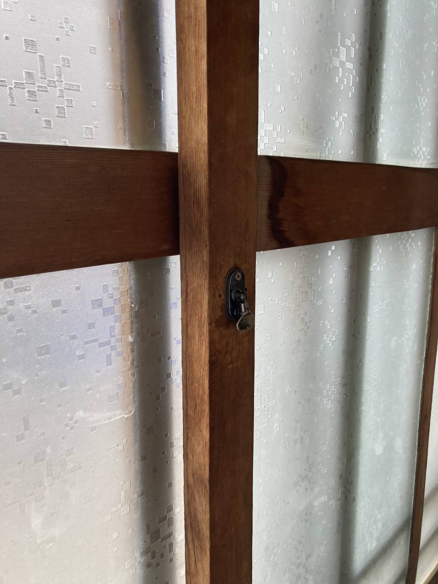 スミック 渋川店の木製玄関引戸に新しく錠をつけさせていただきました！【渋川市北橘町】の施工前の写真2