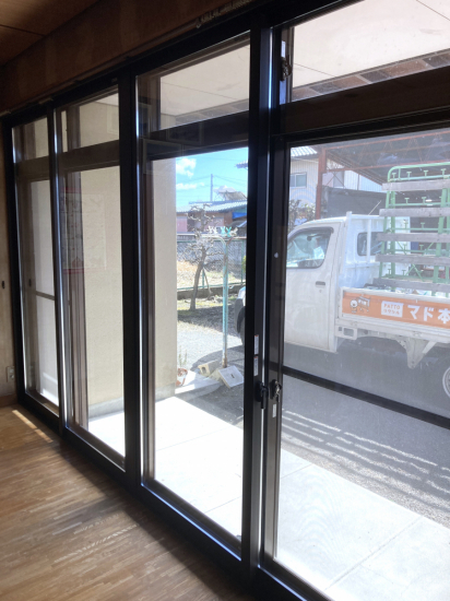 スミック 渋川店の窓リノベ2024💡大きな窓の断熱化もお任せください！【渋川市】施工事例写真1