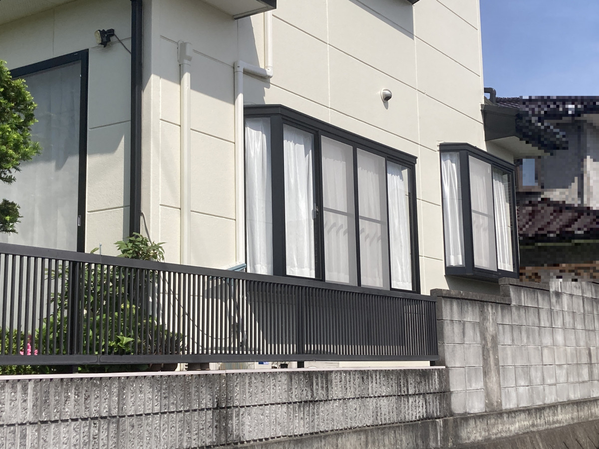 スミック 渋川店の【渋川市】朝日対策に!東面、南面の窓にスタイルシェードを取り付けさせていただきました!の施工前の写真1