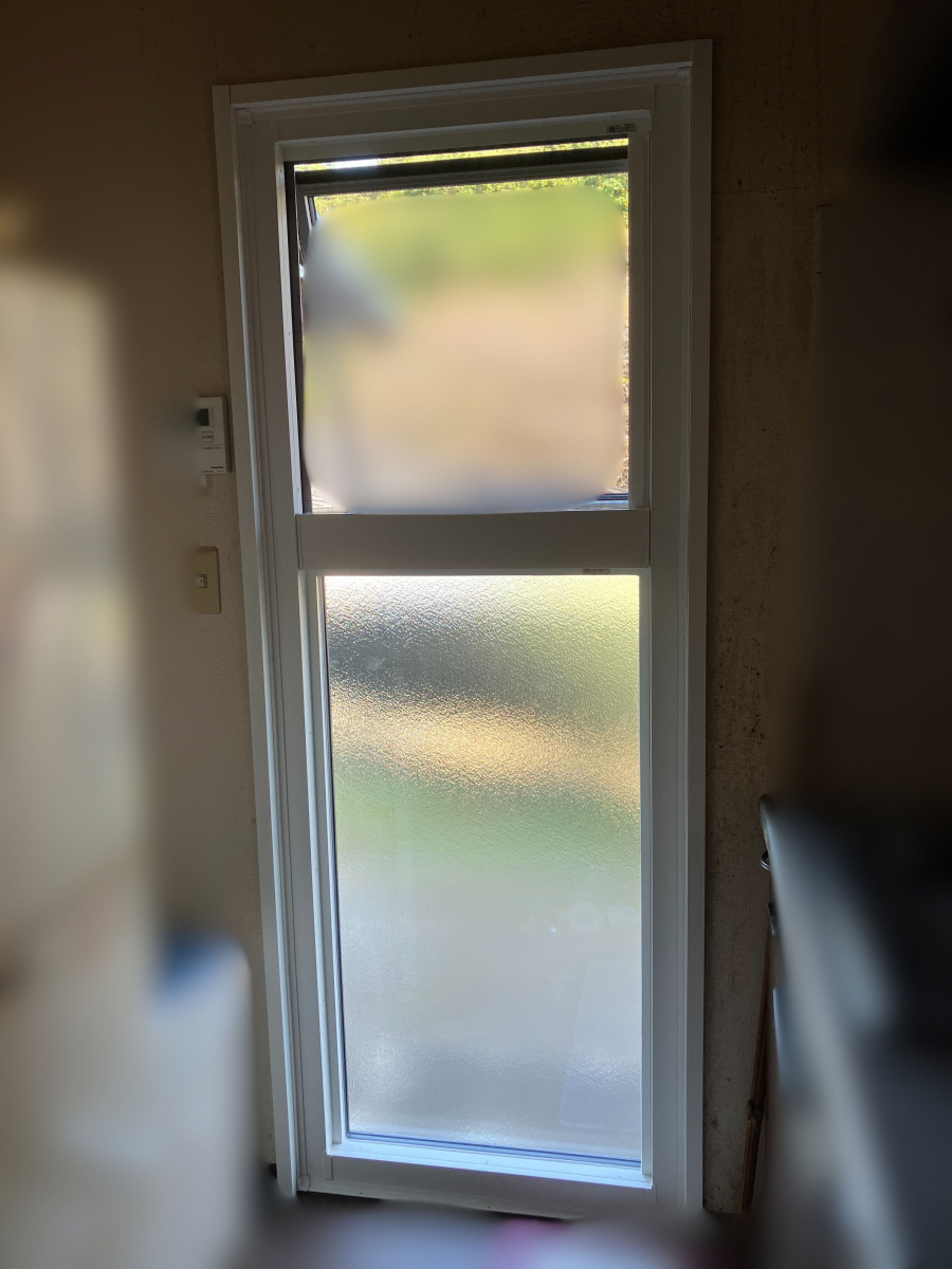 スミック 渋川店の【前橋市】カバー工法で勝手口が窓に大変身♪【リプラス】の施工後の写真2