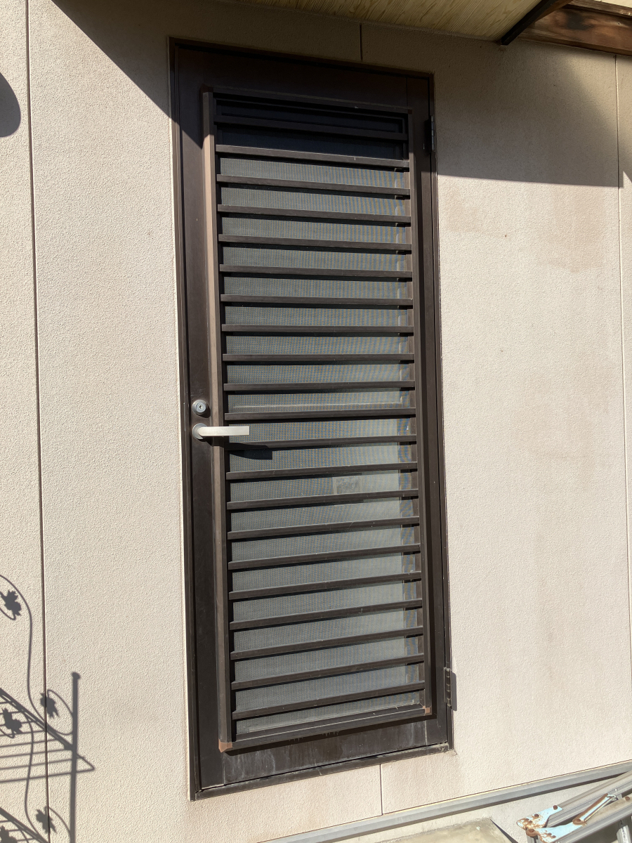 スミック 渋川店の【前橋市】カバー工法で勝手口が窓に大変身♪【リプラス】の施工前の写真1